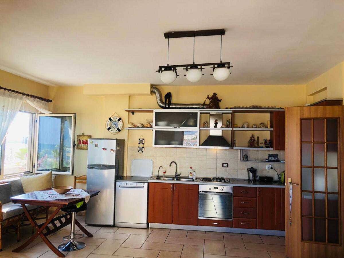 Teuta Apartment Дуррес Екстер'єр фото