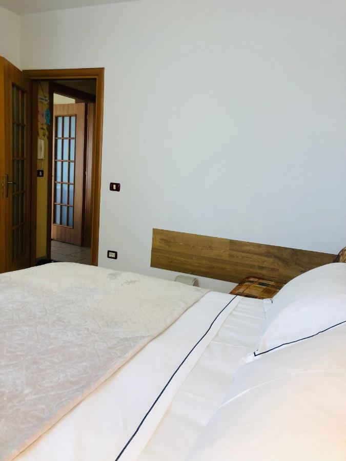 Teuta Apartment Дуррес Екстер'єр фото